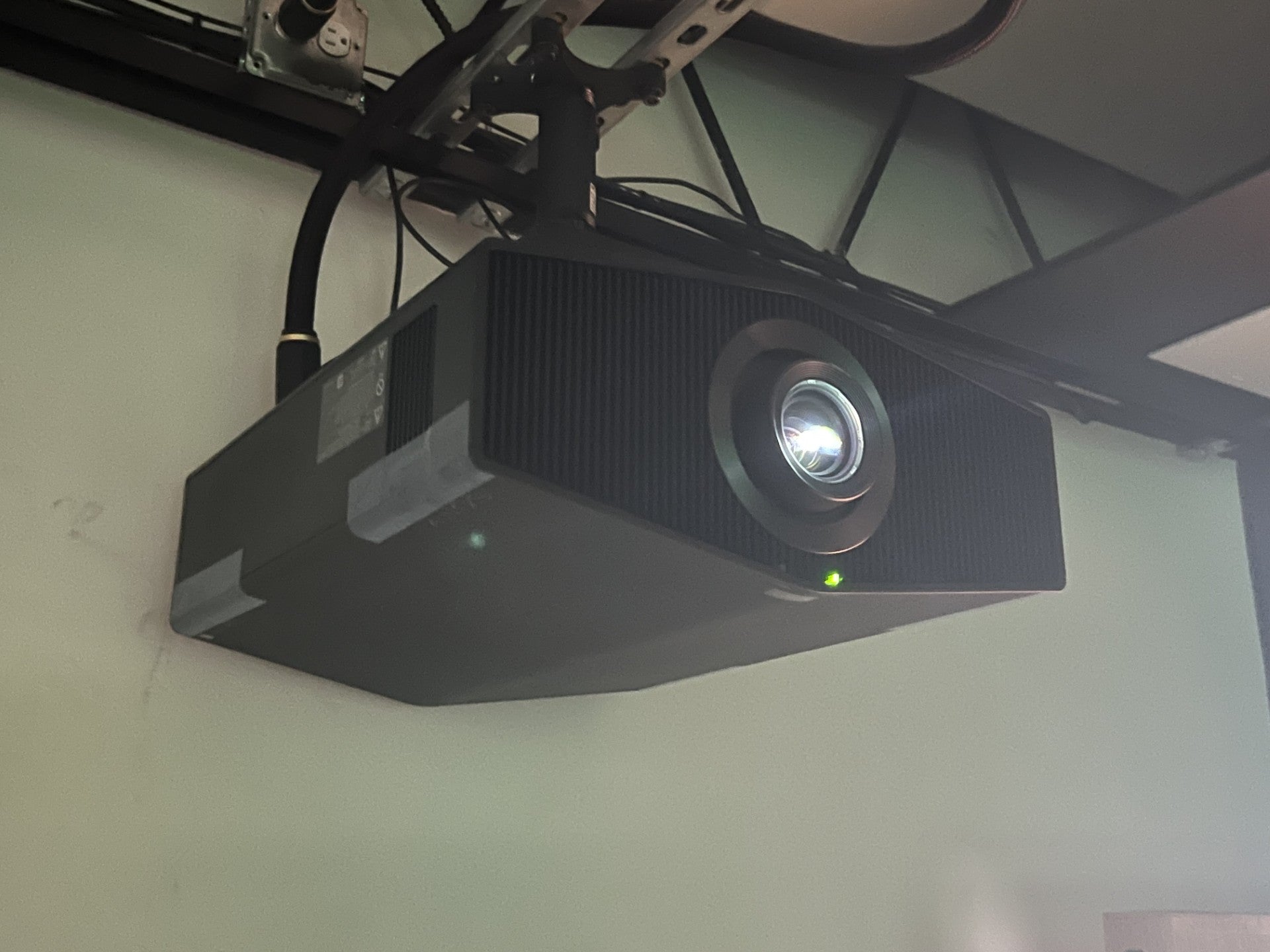 Sony VPL-XW6000ES 4K Laser Projector