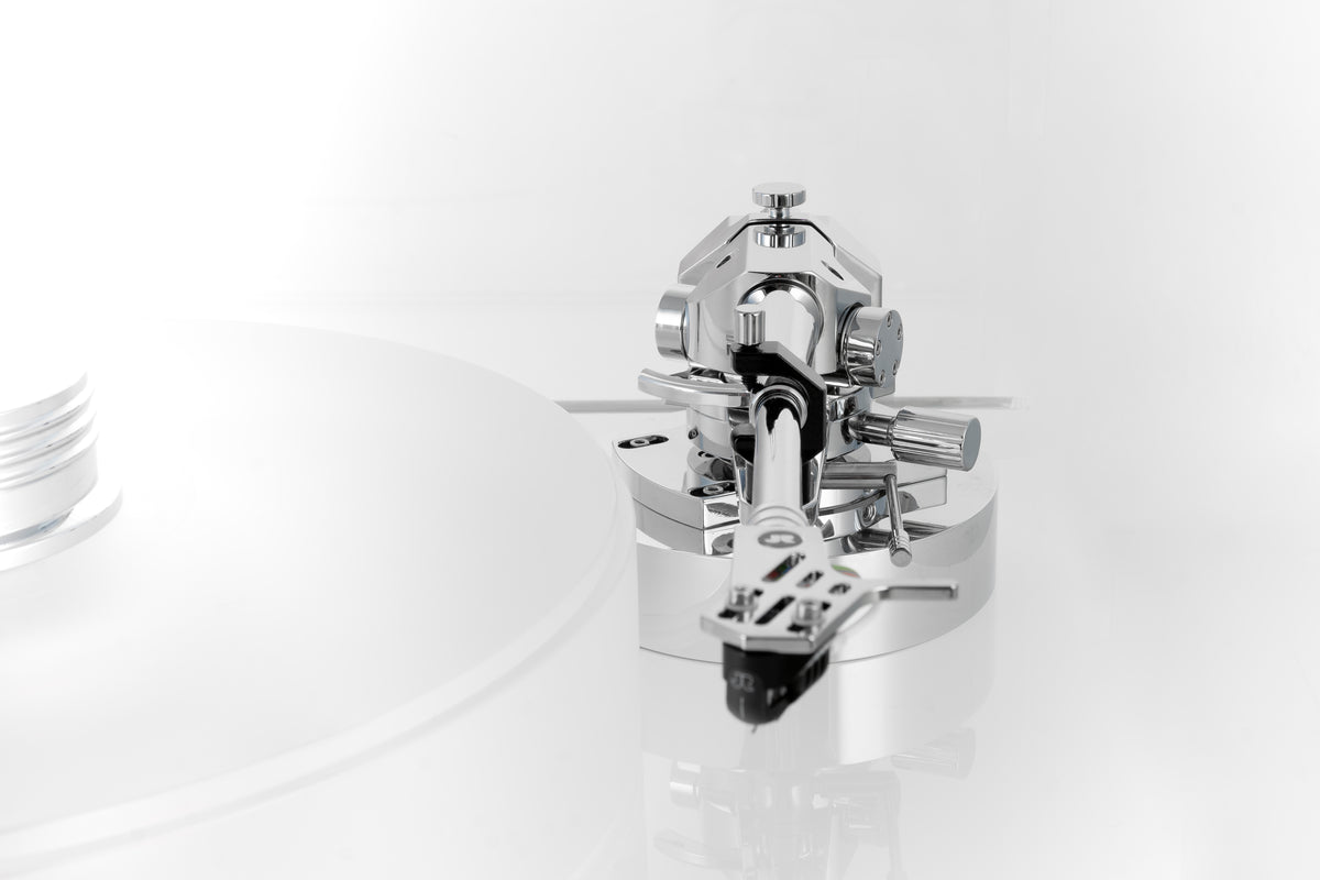 Transrotor Strato Bianco & Nero Turntable | The Grid HiFi