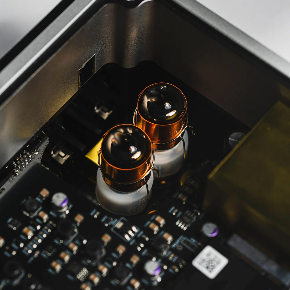 iFi iDSD Phantom Streaming DAC & Headphone Amp | The Grid