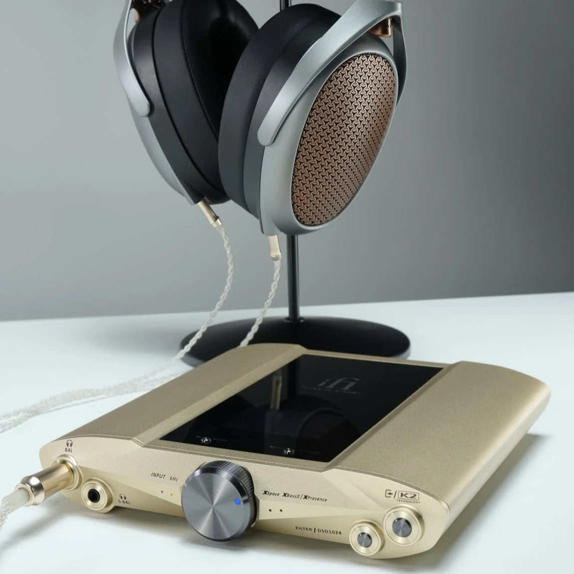 iFi iDSD Valkyrie Portable DAC & Headphone Amp Gold | The Grid