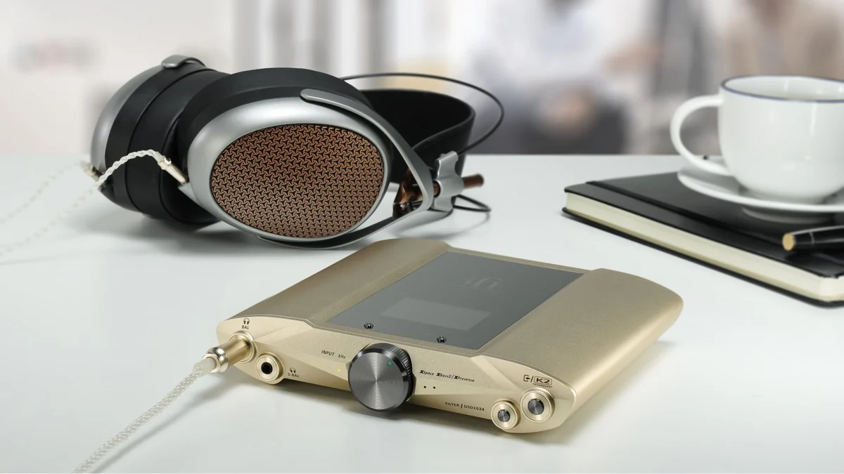 iFi iDSD Valkyrie Portable DAC & Headphone Amp Gold | The Grid