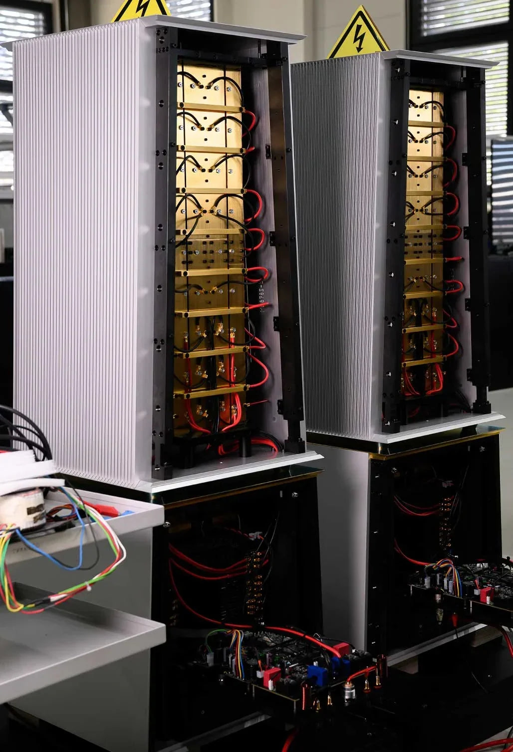 The Million-Dollar Amplifier: Inside the Goldmund Telos 9800