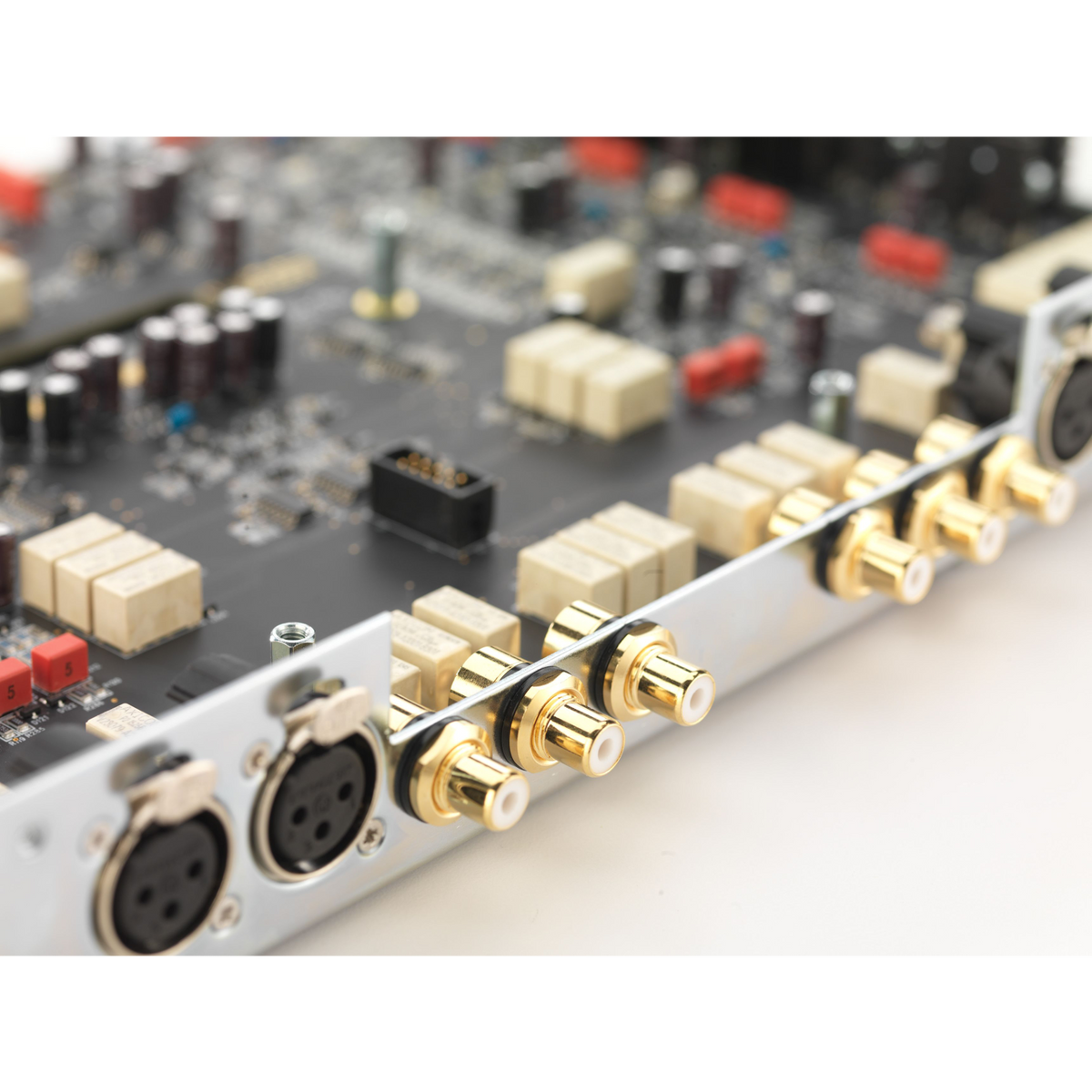 Mark Levinson Nº 526 Preamplifier with DAC | The Grid HiFi