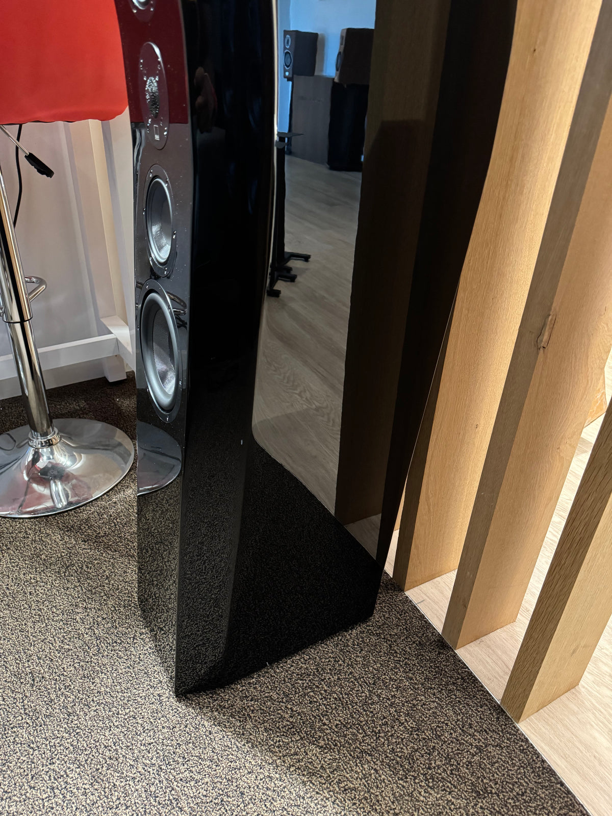 SVS Ultra Evolution Titan Speaker Gloss Black Open Box | The Grid