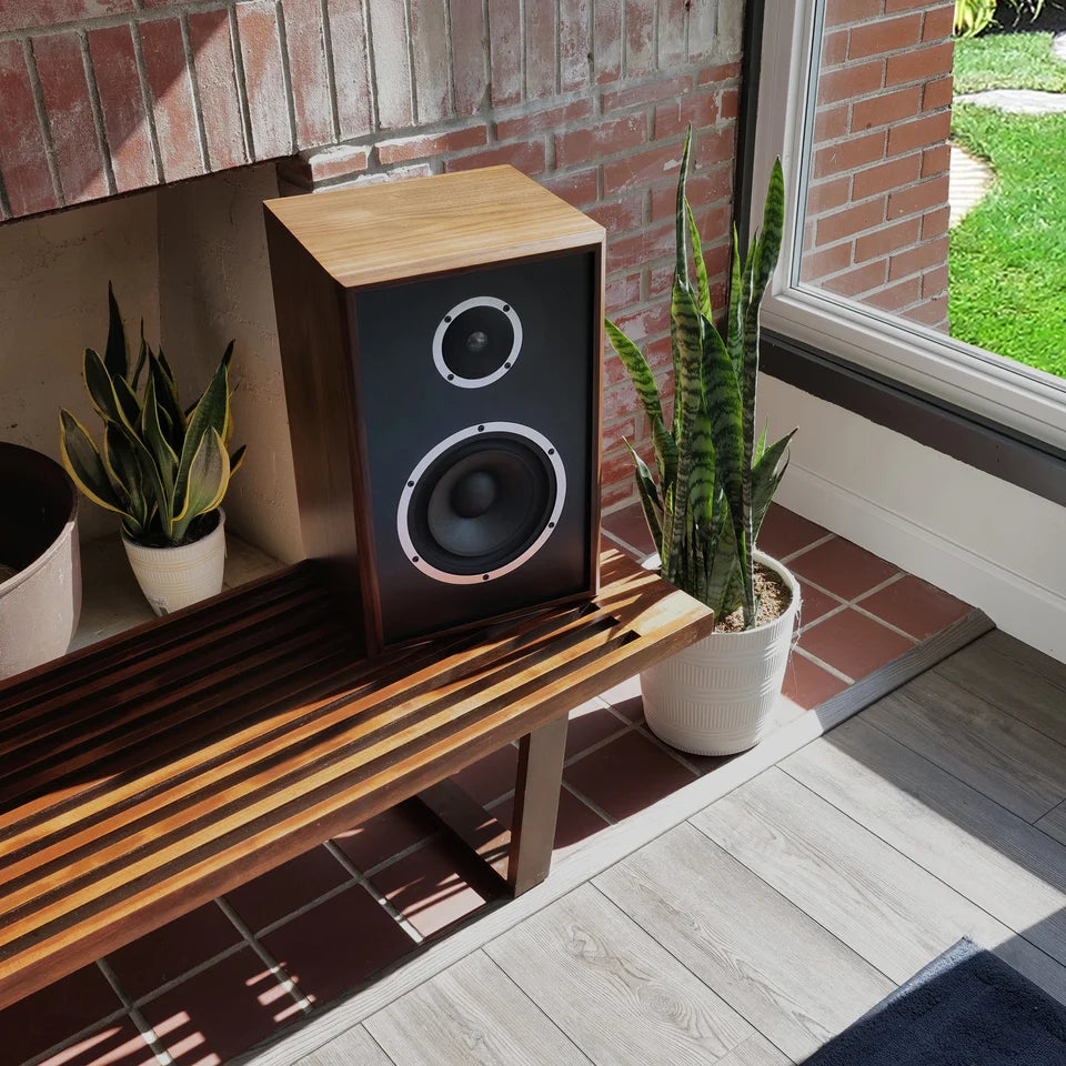 KLH Model Three | Bookshelf Speakers | The Grid (each)