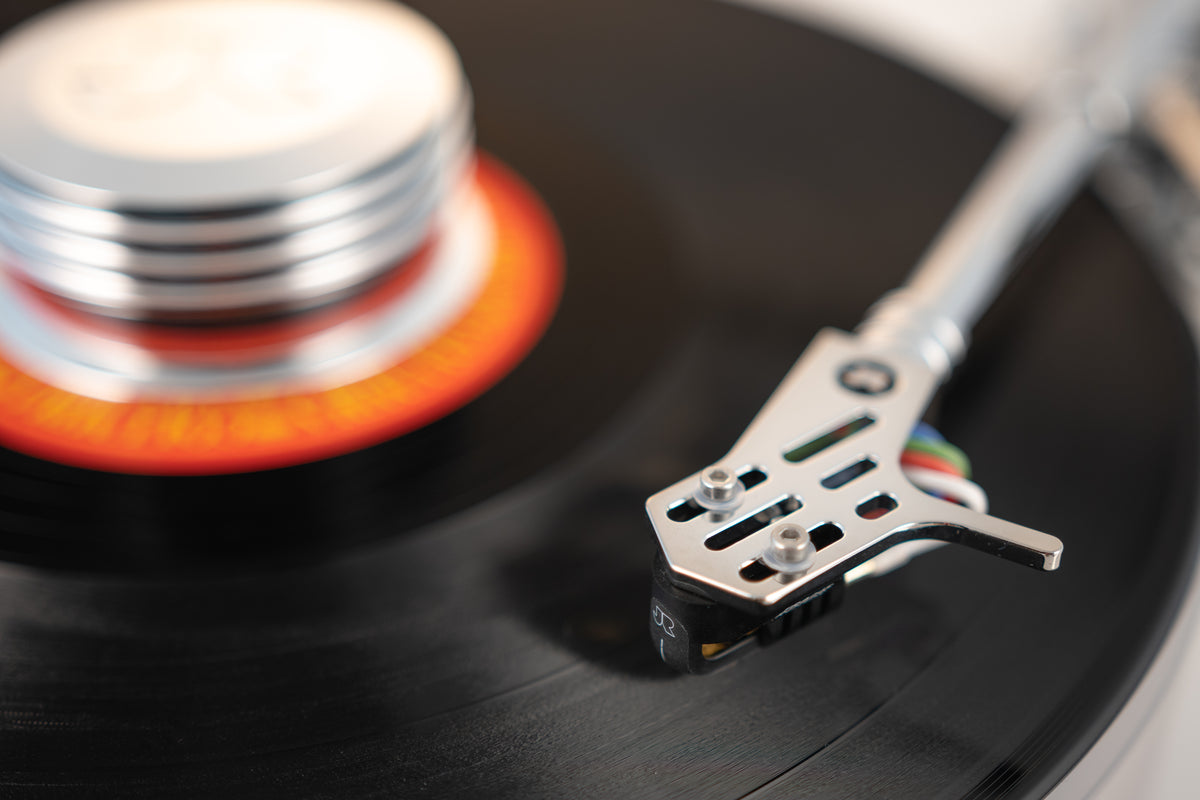 Transrotor Strato Bianco & Nero Turntable | The Grid HiFi