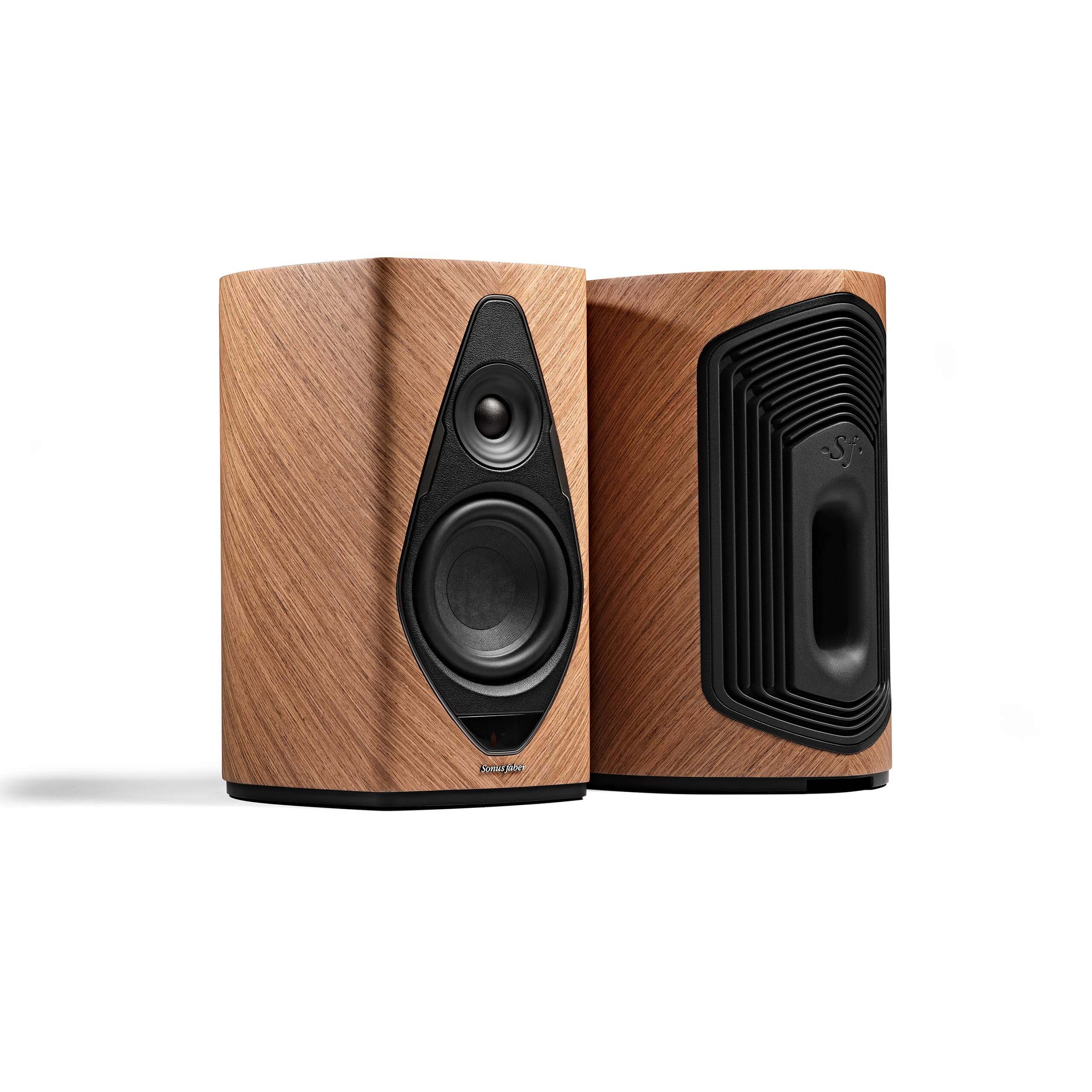 Duetto wireless speakers with front and back designs, featuring walnut wood and black leather finishes.