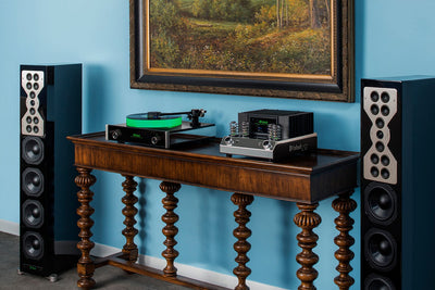 McIntosh MA252 Integrated Amplifier, MT5 Precision Turntable and XR100 Speakers.