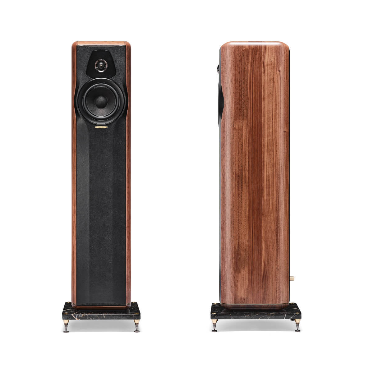 A front view of the Sonus faber Maxima Amator floorstanding speakers in walnut wood with a leather front baffle from the Heritage collection.