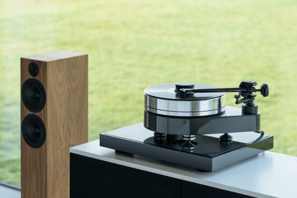 Pro-Ject - RPM Carbon 10 (Sumiko Starling) Turntable